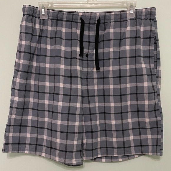Plaid Pajama shorts size L with side pockets very comfy with pull string waist - Picture 1 of 7